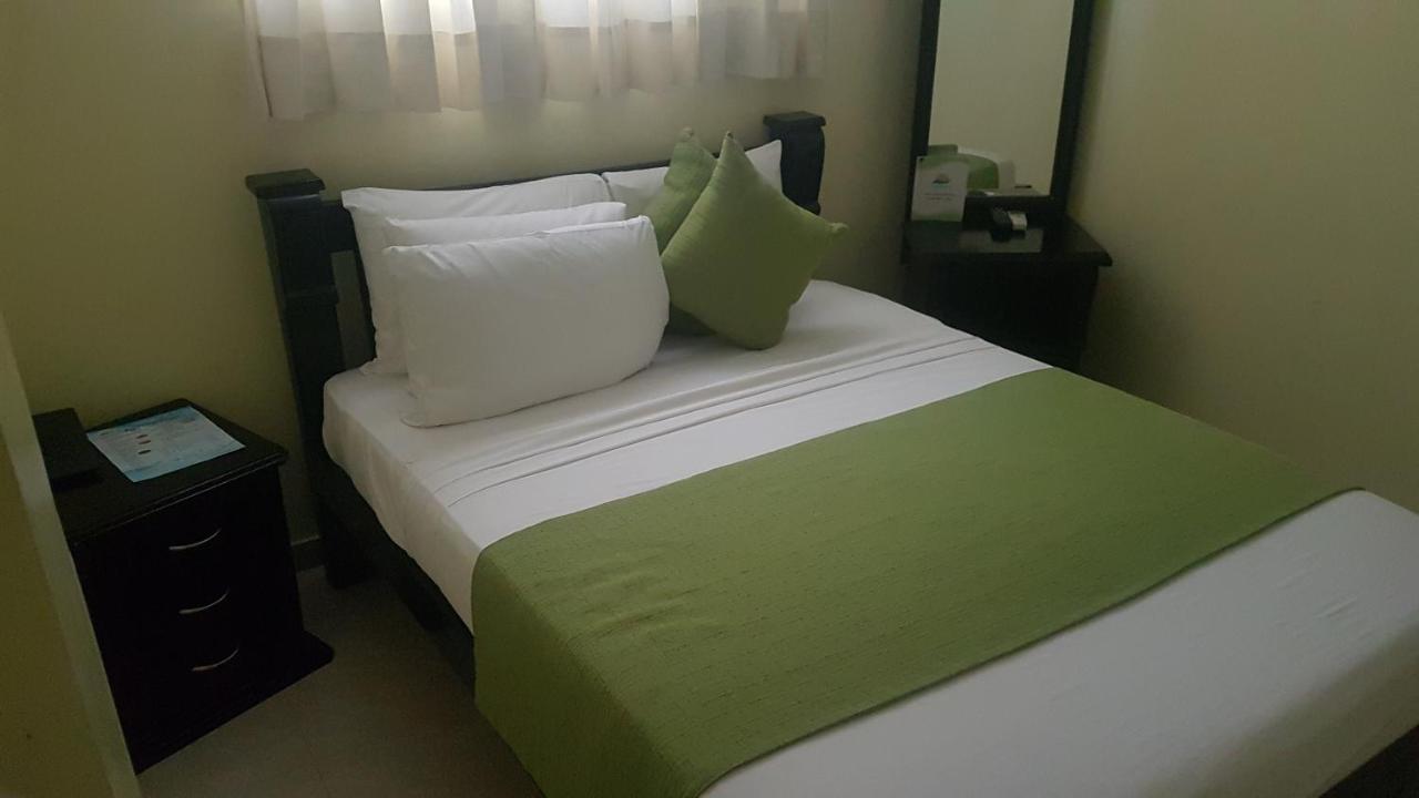 Hotel Sol Del Este Cartagena Exterior photo